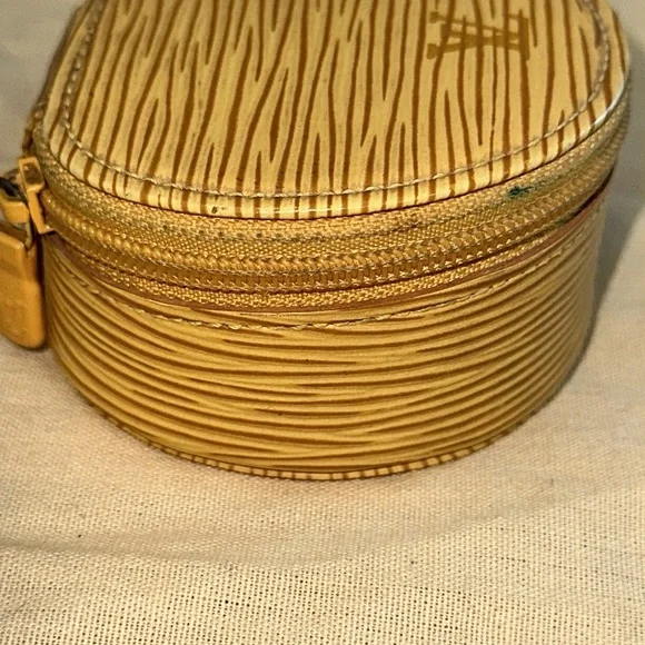 Louis Vuitton yellow epi jewelry ecrin bijoux box travel case - Picture 5 of 9
